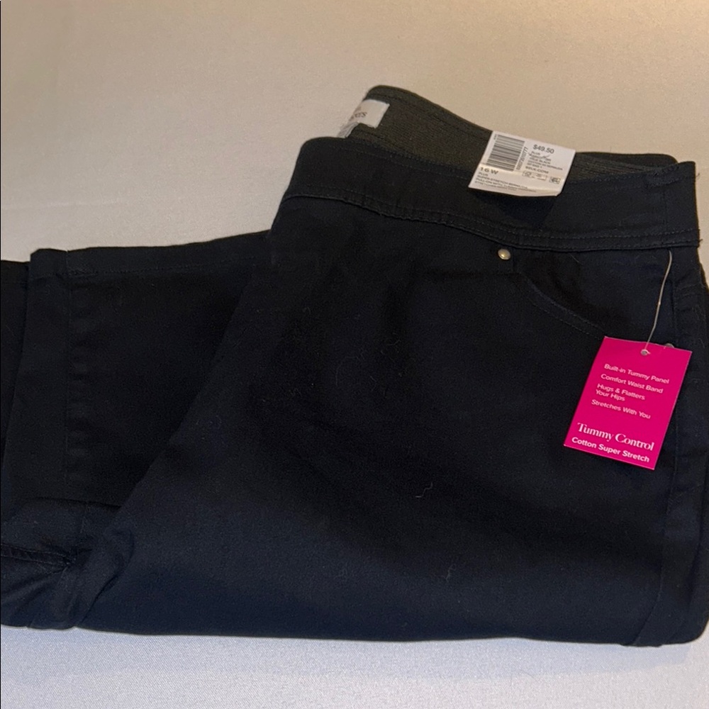 Kim Rogers Black Super Stretch Bermuda Shorts Tummy Control NWT sz 16W